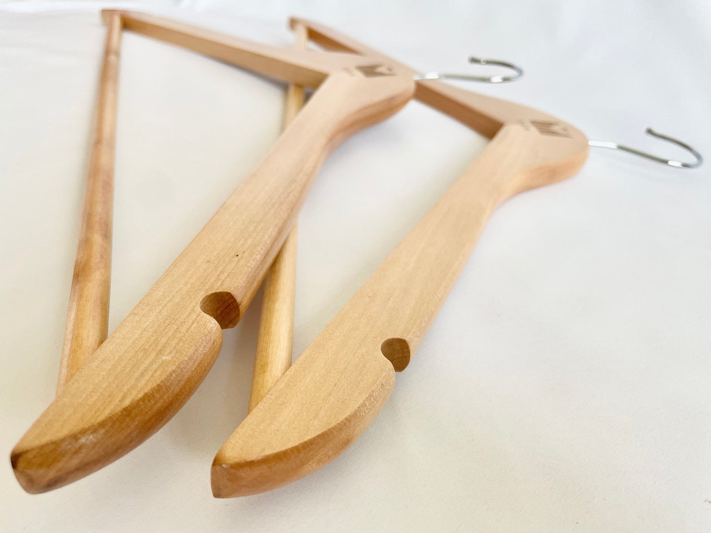 High Quality Wooden Hangers with Pants Bar