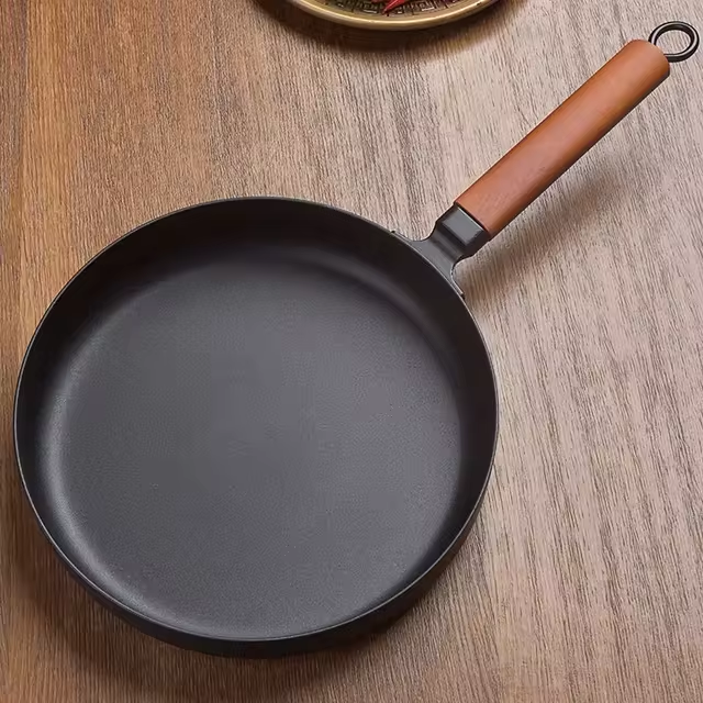 Cast Iron Pot Vintage Forged Chinese Wok Non-stick Frying Pan Home 26CM Kitchen Wok Cooking Pot for Induction Cooker Gas Stove